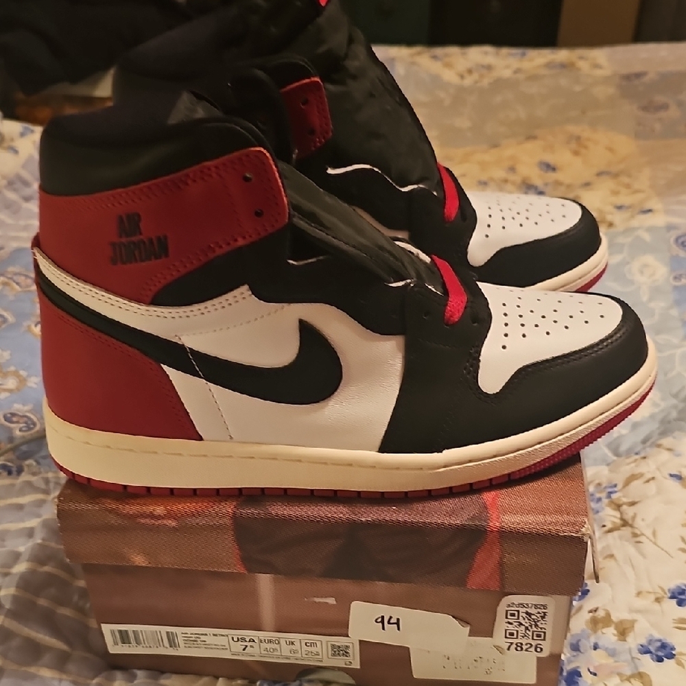 Nike Air Jordan 1 Retro High Black White Red,Comes With Both Red And Black Laces - Picture 5 of 8